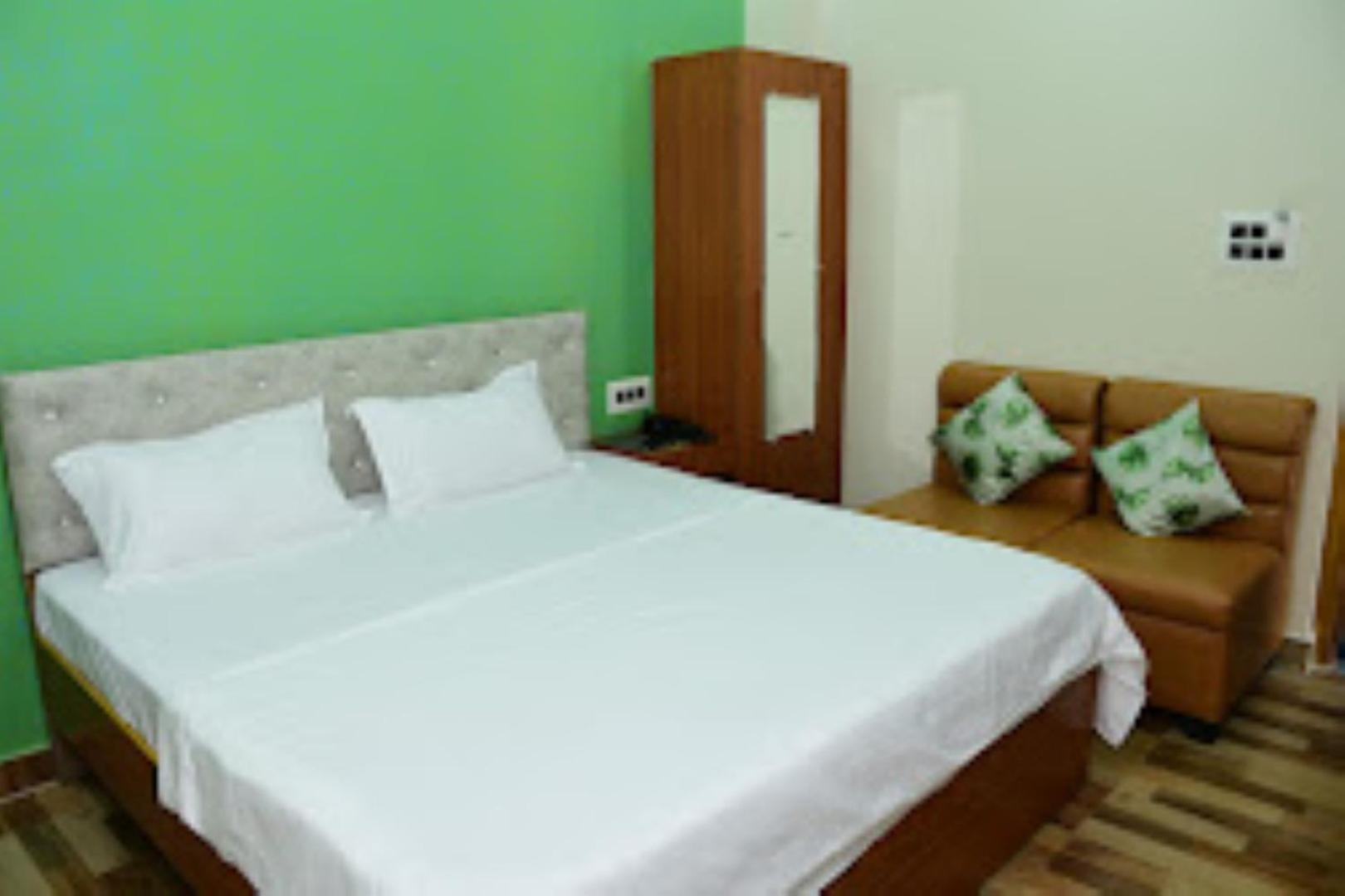 Renu Paradise , Ayodhya Hotel Екстериор снимка