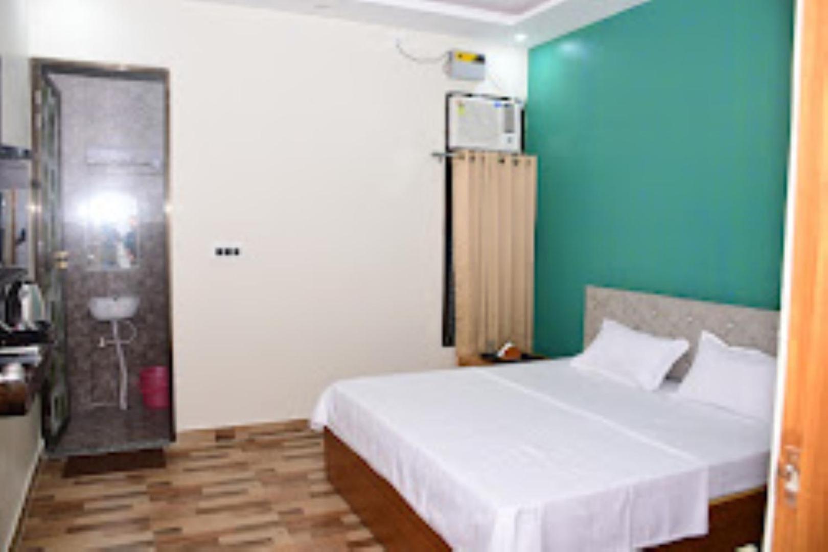 Renu Paradise , Ayodhya Hotel Екстериор снимка