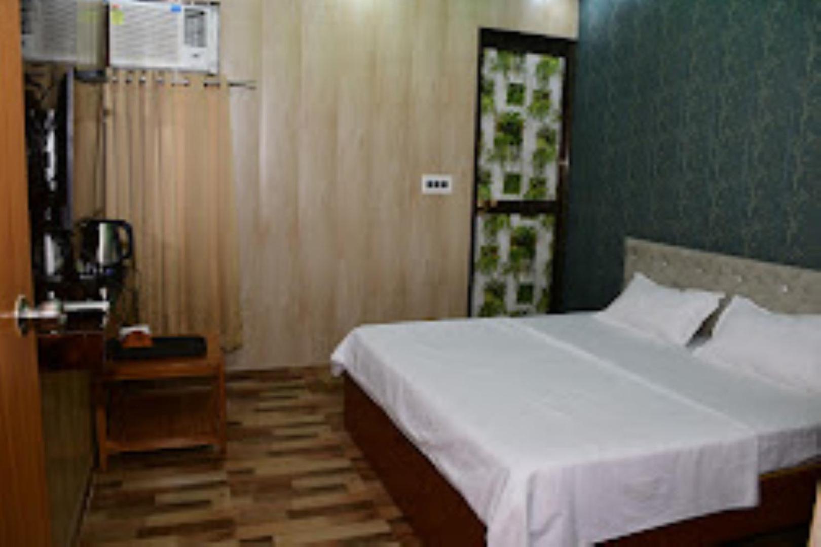 Renu Paradise , Ayodhya Hotel Екстериор снимка